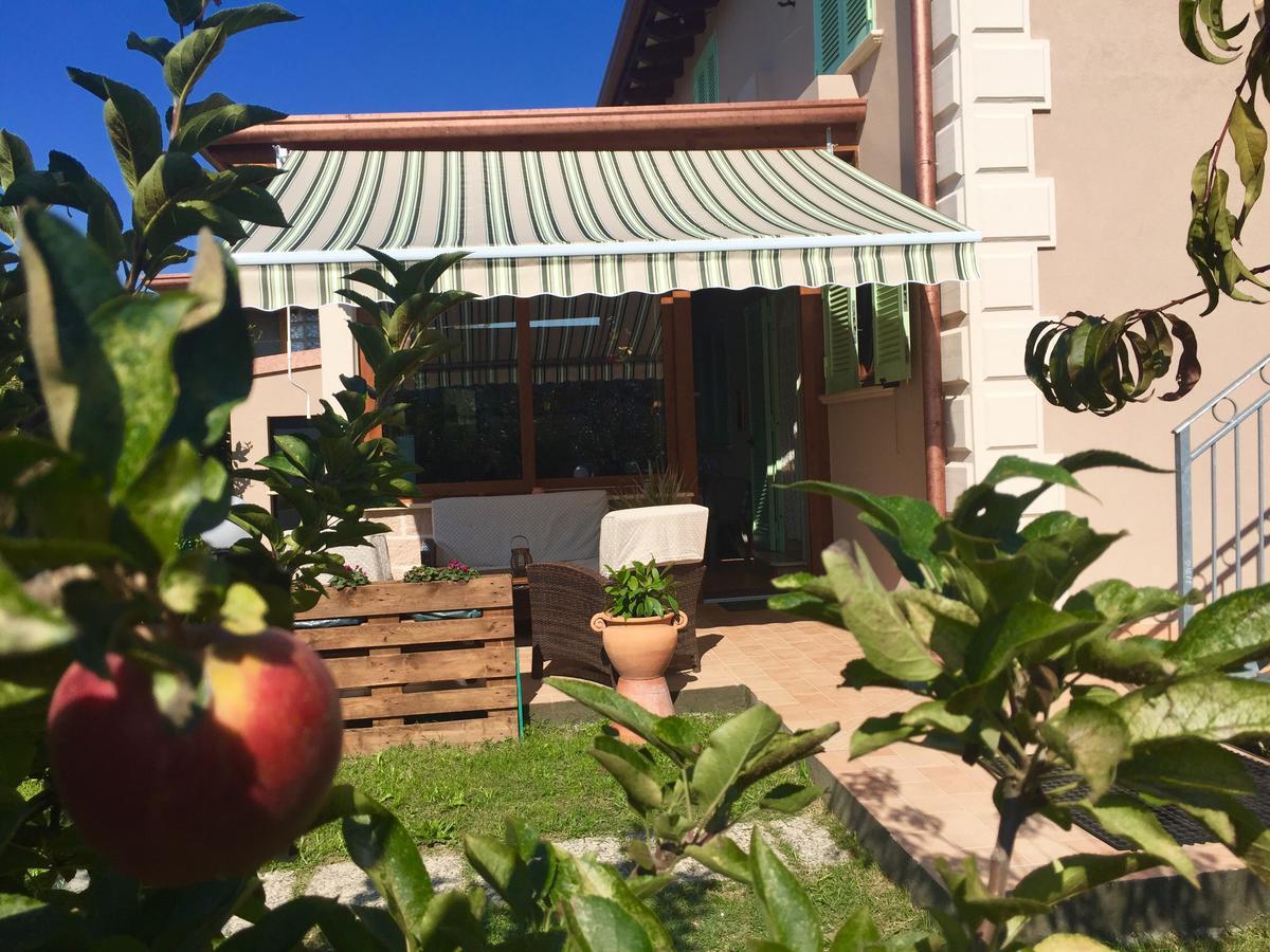 Bed and Breakfast Bba2Passi Marina di Massa Exterior foto
