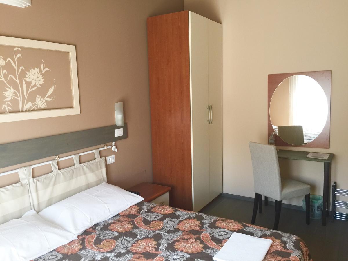 Bed and Breakfast Bba2Passi Marina di Massa Exterior foto