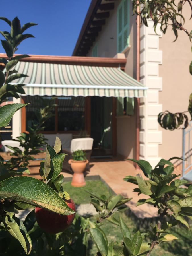 Bed and Breakfast Bba2Passi Marina di Massa Exterior foto