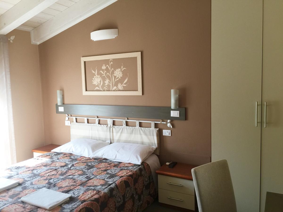Bed and Breakfast Bba2Passi Marina di Massa Exterior foto