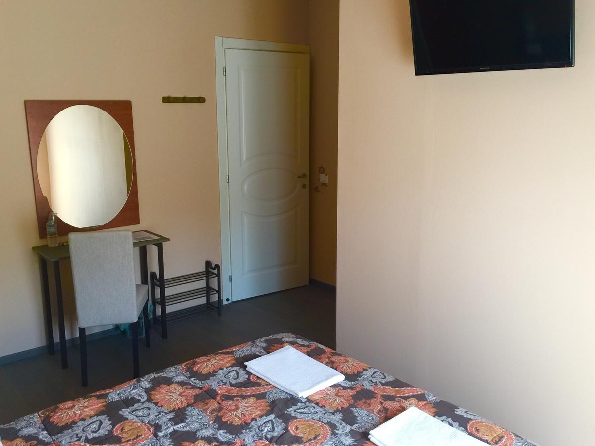 Bed and Breakfast Bba2Passi Marina di Massa Exterior foto