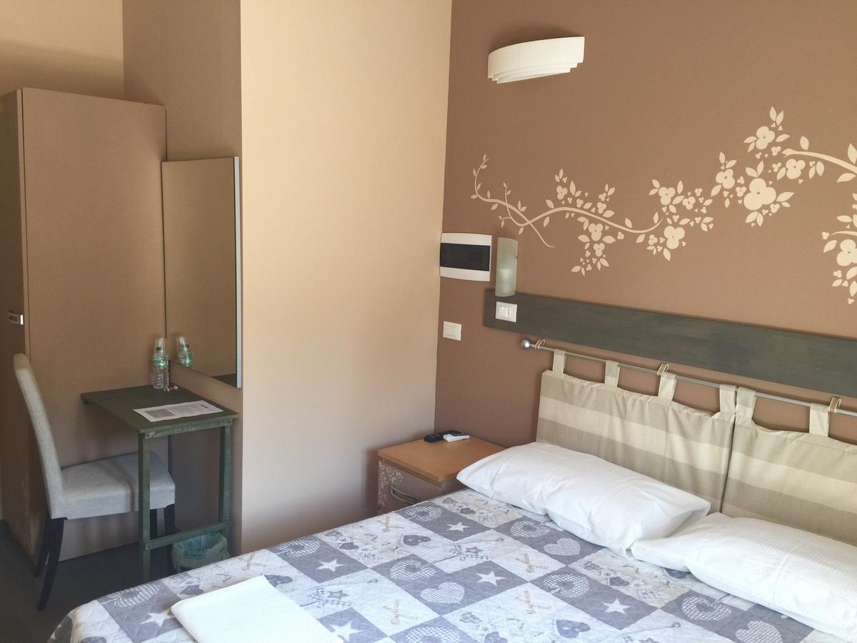Bed and Breakfast Bba2Passi Marina di Massa Exterior foto